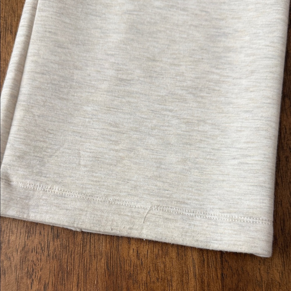 Old Navy Women’s Cream Bounce Fleece Sweatpants - Picture 5 of 6